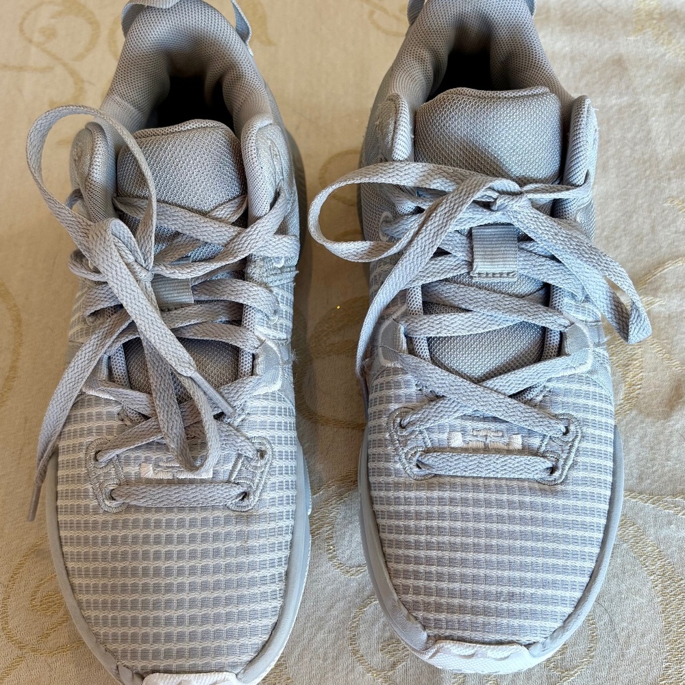 Nike LeBron Witness VII Basketball shoes